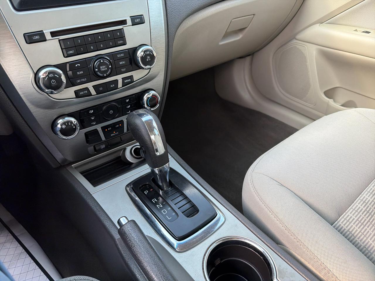 Ford Fusion 4dr Sdn SE FWD 2012