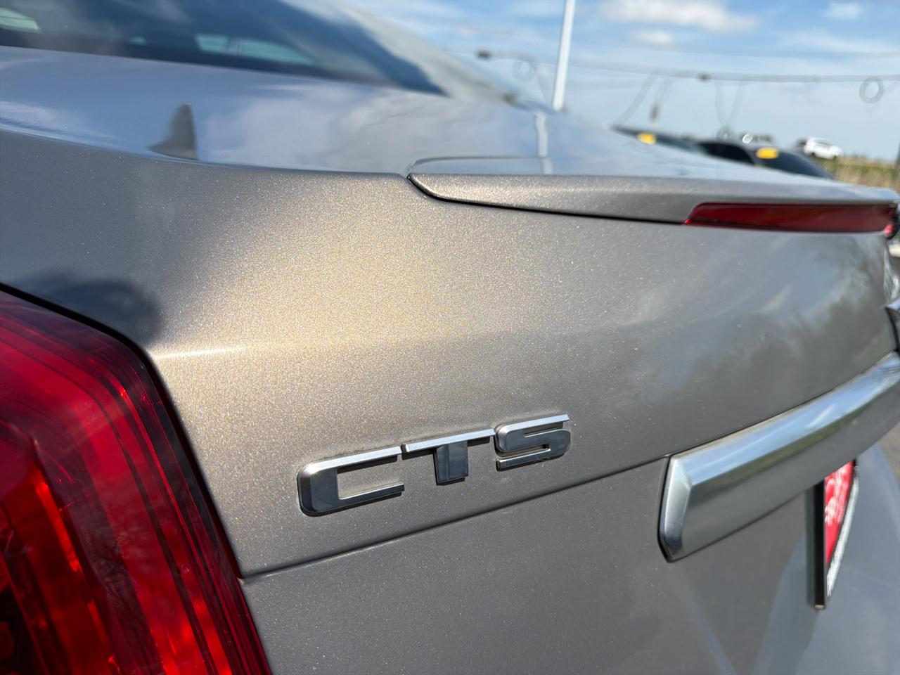 Cadillac CTS Sedan 4dr Sdn 2.0L Turbo Luxury RWD 2017