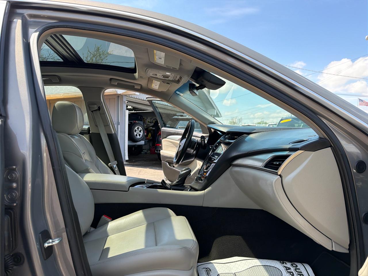 Cadillac CTS Sedan 4dr Sdn 2.0L Turbo Luxury RWD 2017