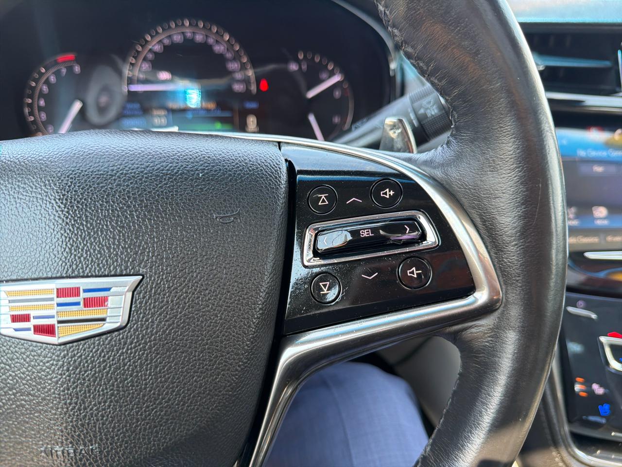 Cadillac CTS Sedan 4dr Sdn 2.0L Turbo Luxury RWD 2017