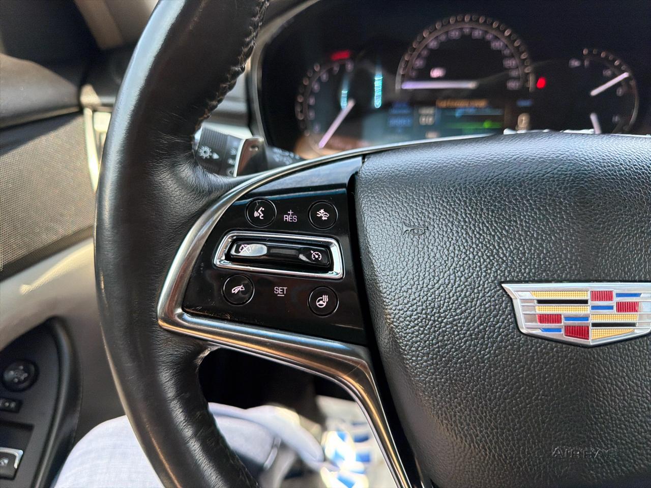 Cadillac CTS Sedan 4dr Sdn 2.0L Turbo Luxury RWD 2017