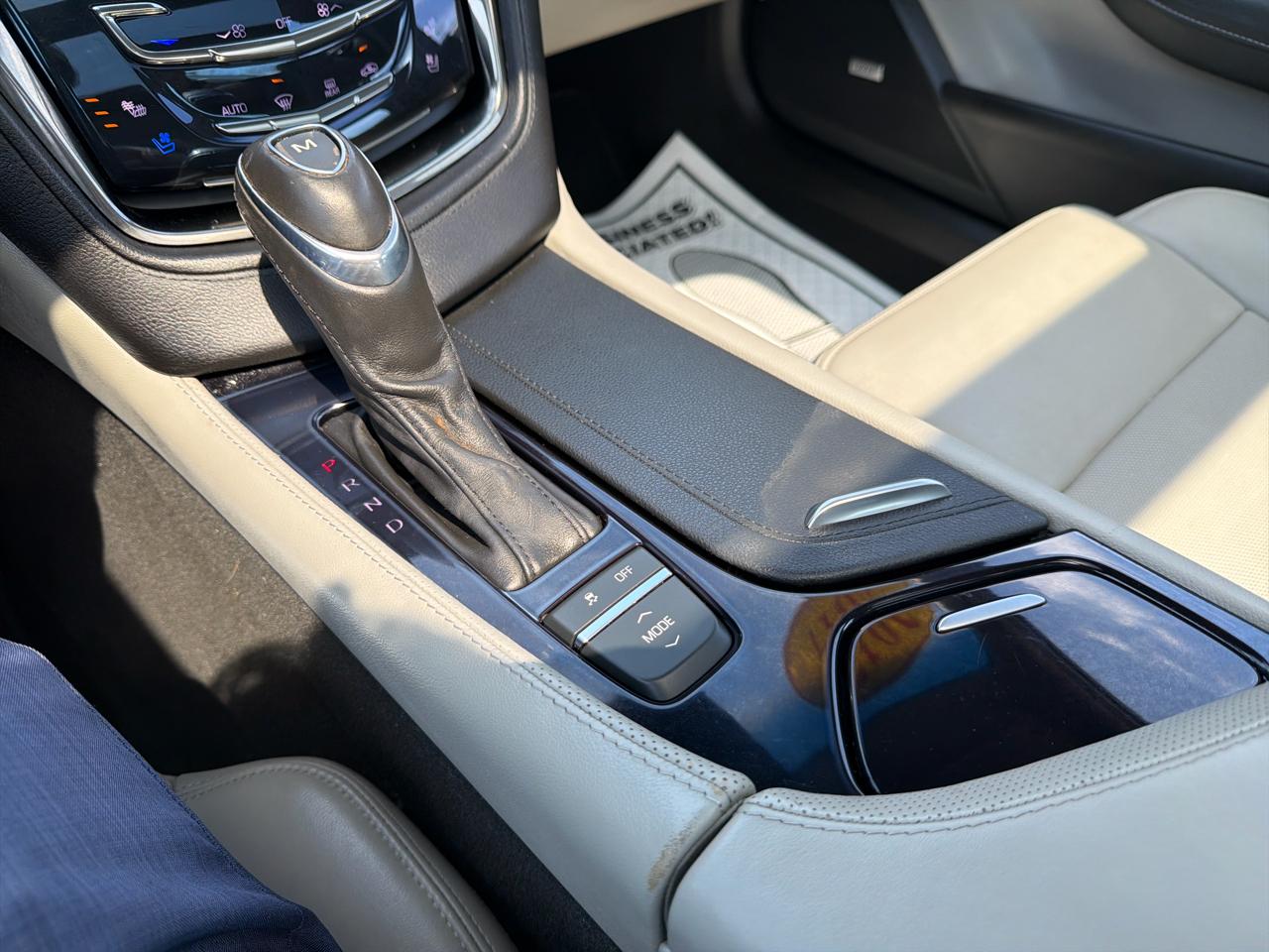 Cadillac CTS Sedan 4dr Sdn 2.0L Turbo Luxury RWD 2017