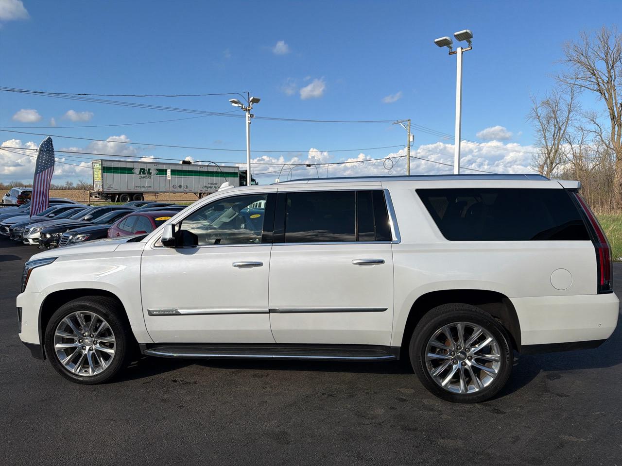 Cadillac Escalade ESV 4WD 4dr Luxury 2017