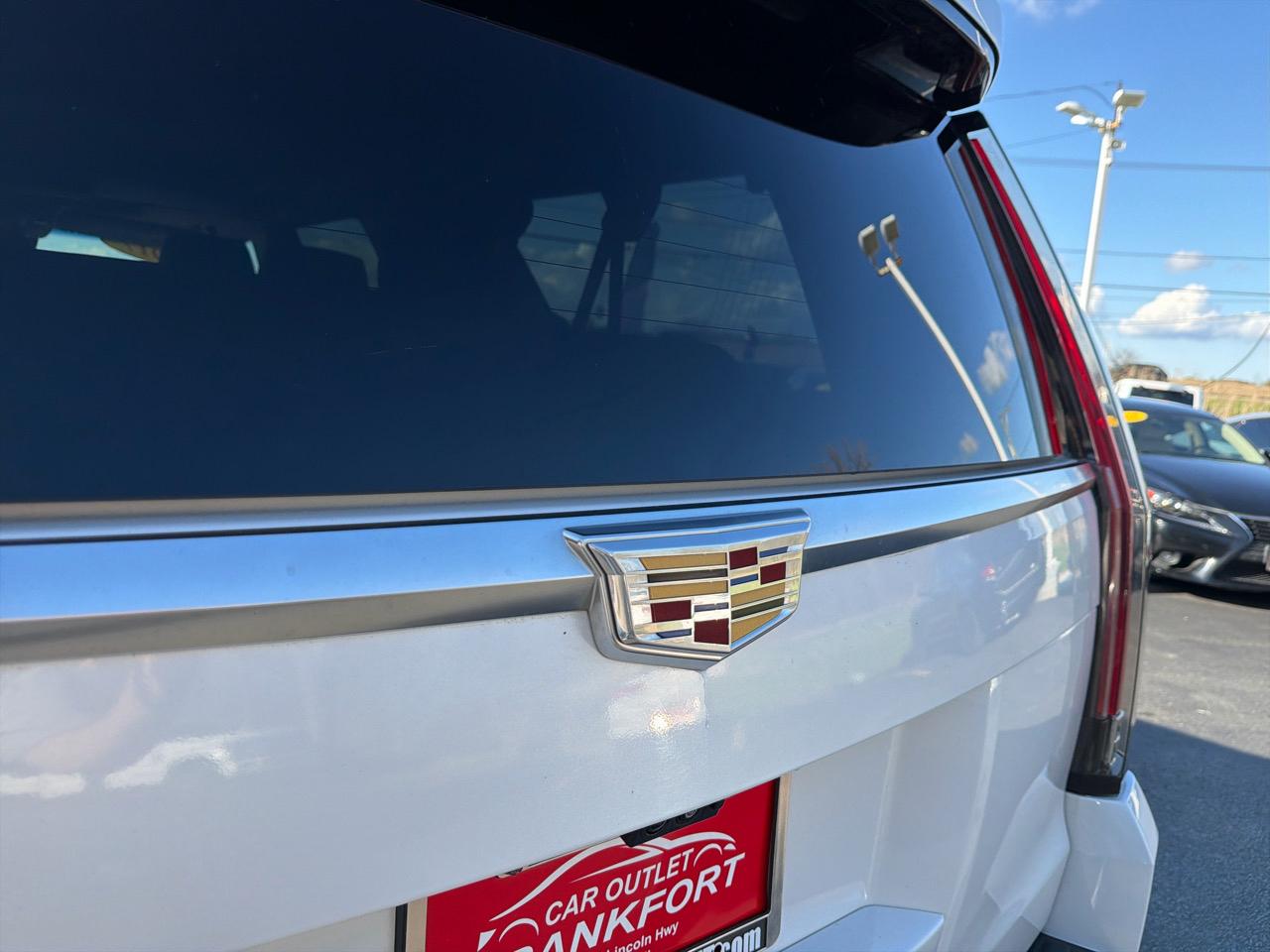 Cadillac Escalade ESV 4WD 4dr Luxury 2017