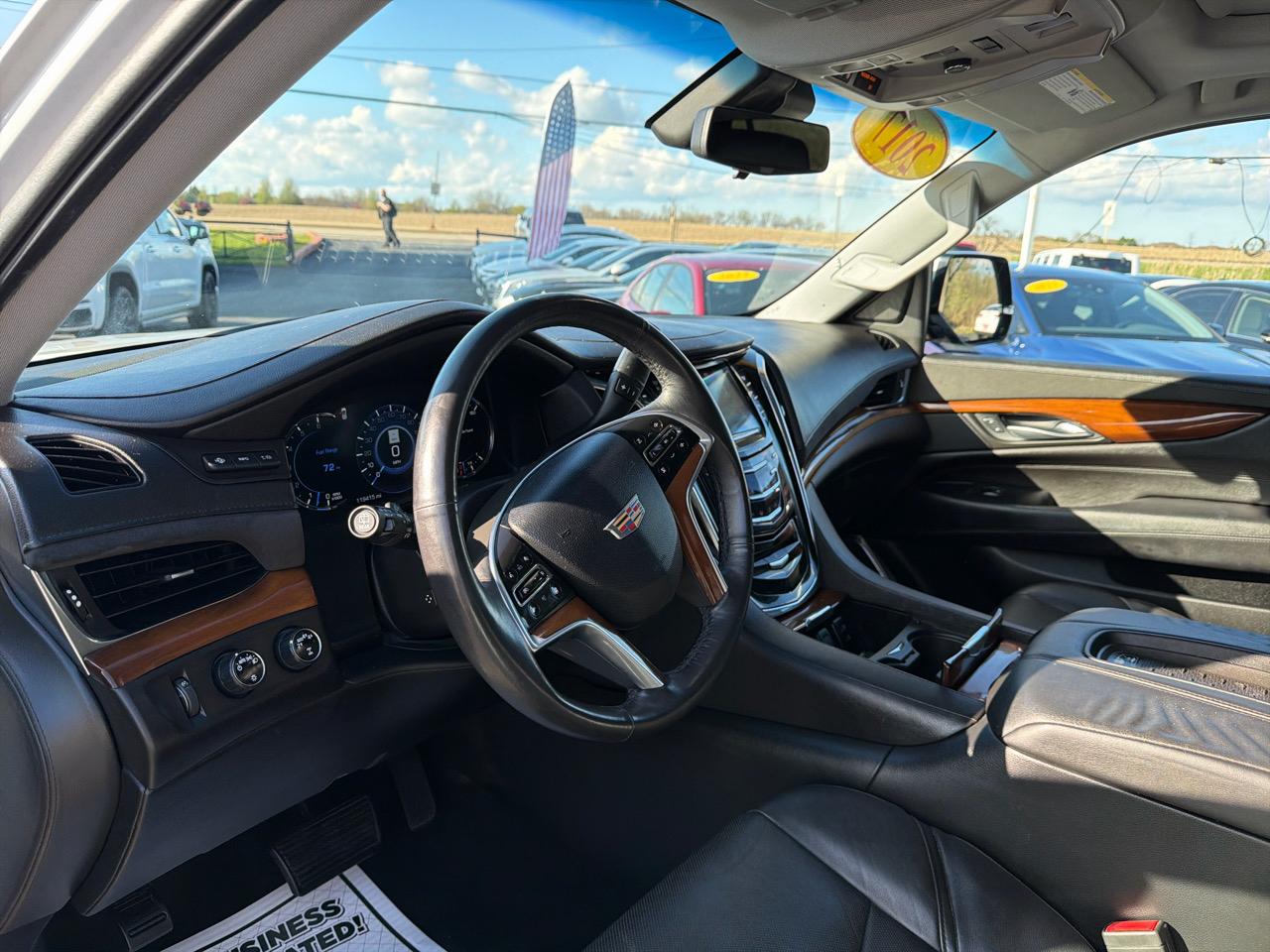 Cadillac Escalade ESV 4WD 4dr Luxury 2017