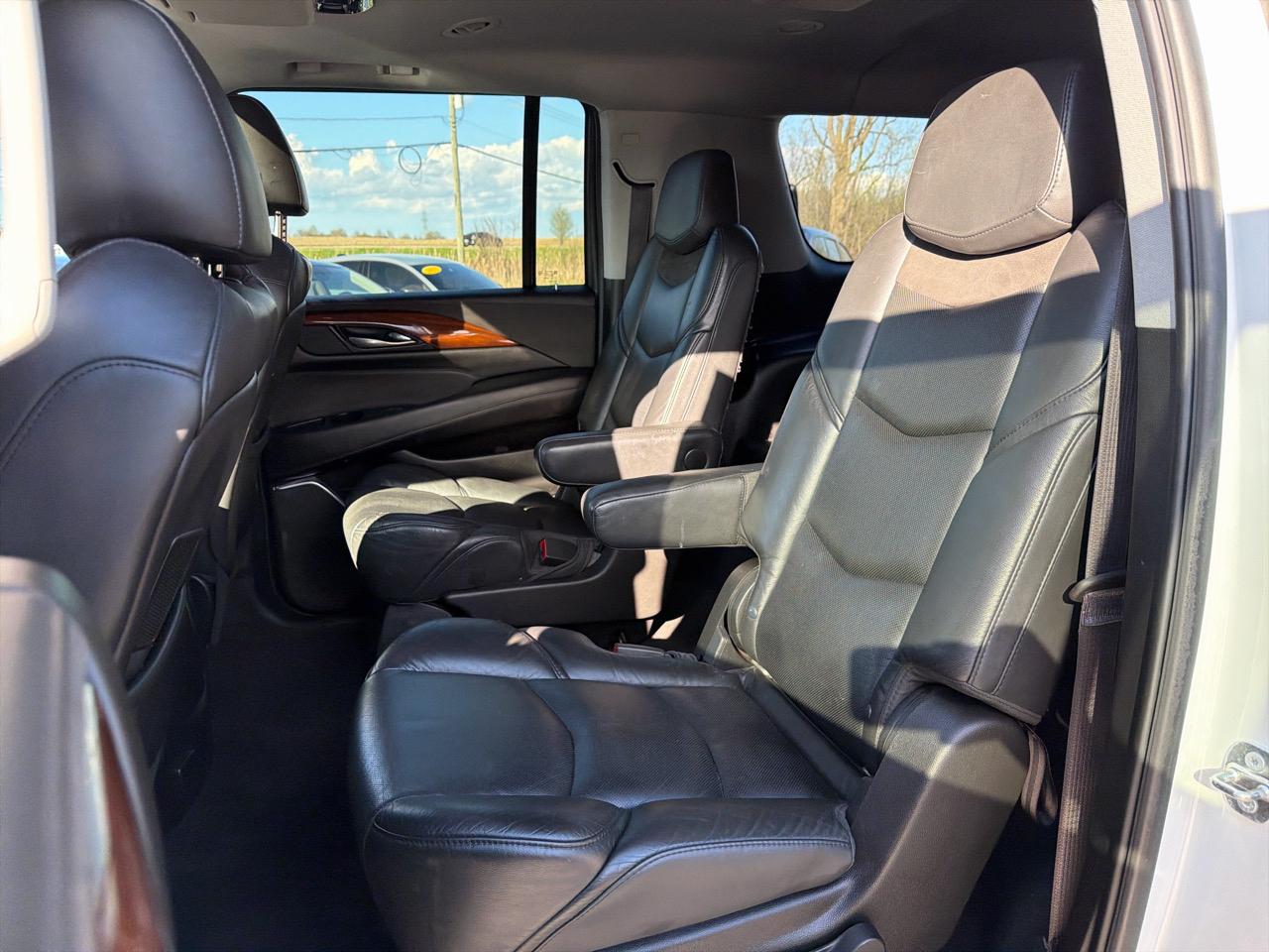 Cadillac Escalade ESV 4WD 4dr Luxury 2017