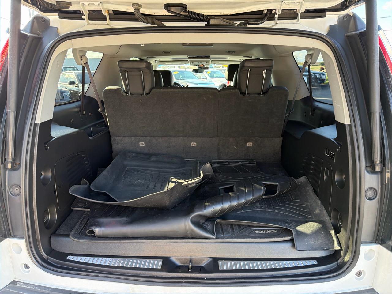 Cadillac Escalade ESV 4WD 4dr Luxury 2017