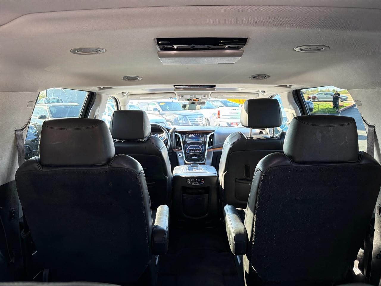 Cadillac Escalade ESV 4WD 4dr Luxury 2017