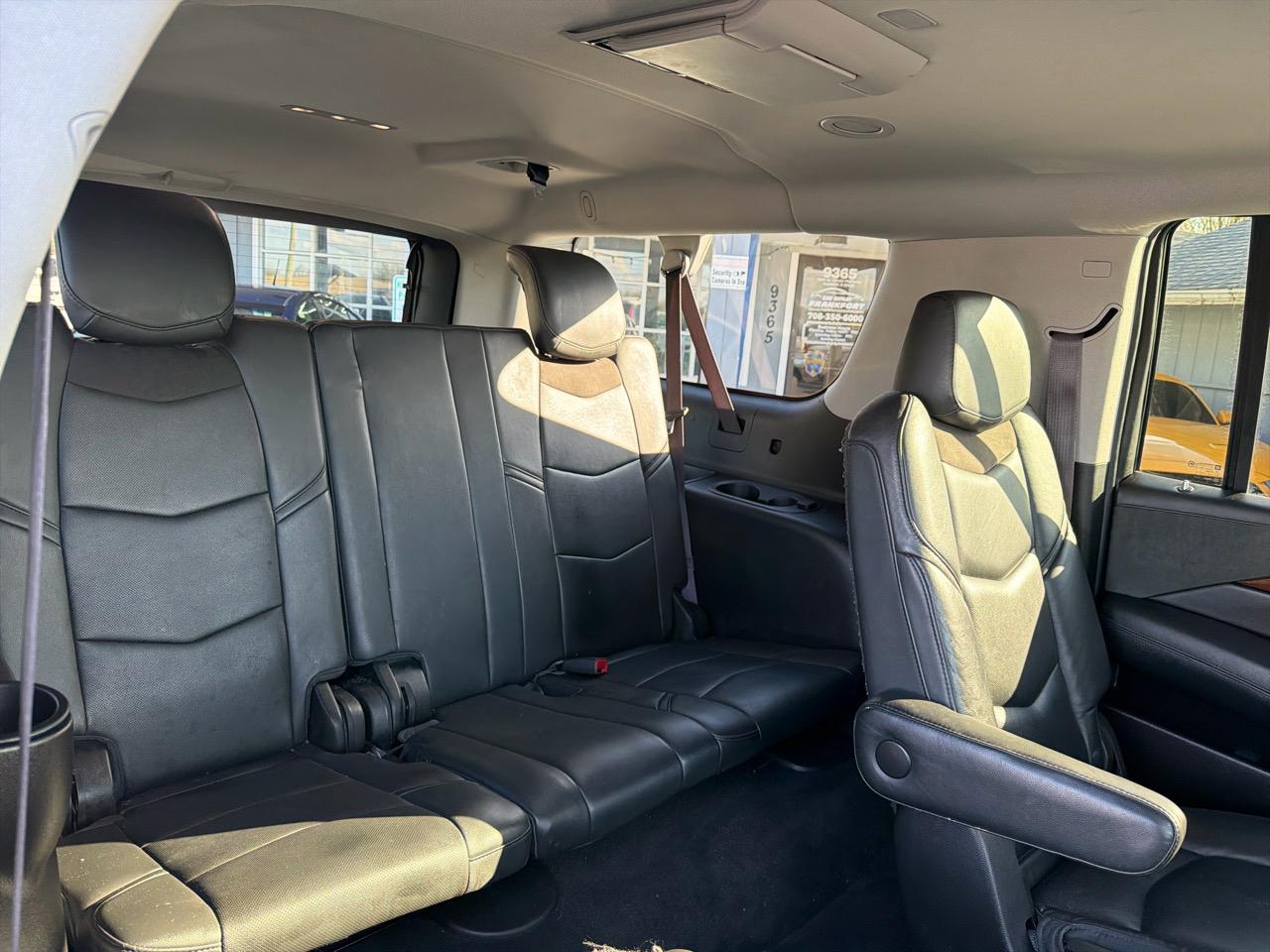 Cadillac Escalade ESV 4WD 4dr Luxury 2017