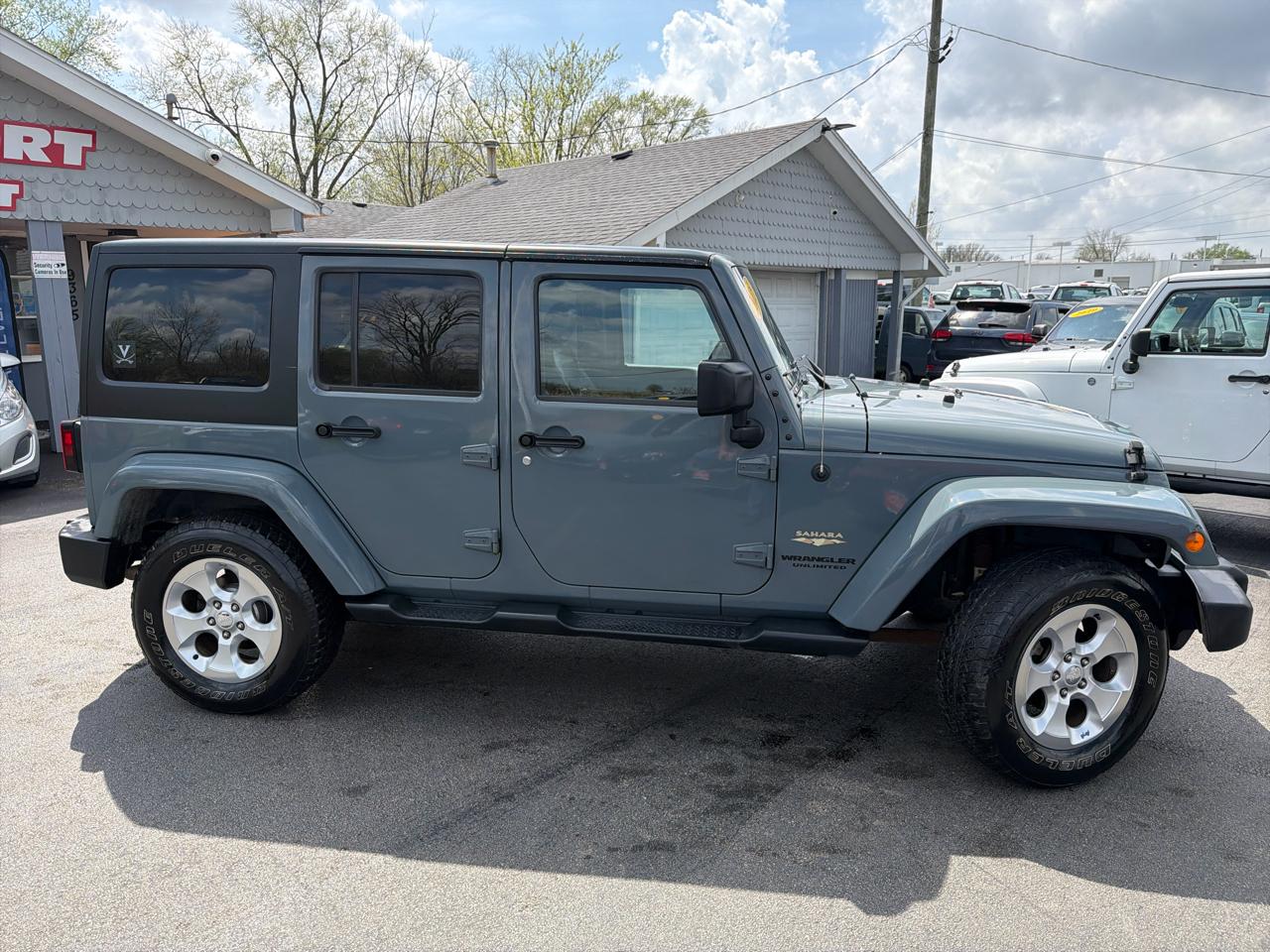 Jeep Wrangler Unlimited 4WD 4dr Sahara 2015