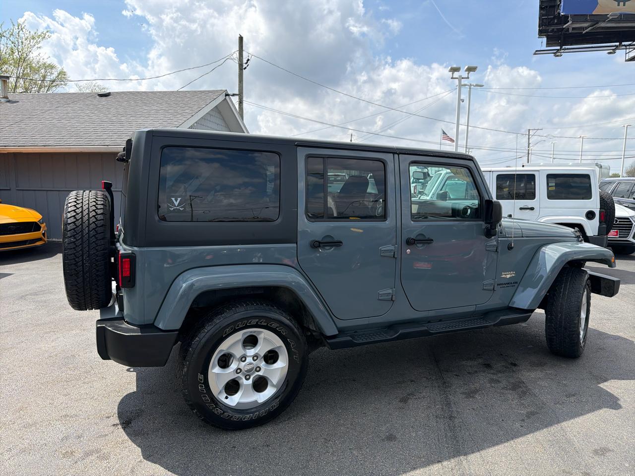 Jeep Wrangler Unlimited 4WD 4dr Sahara 2015
