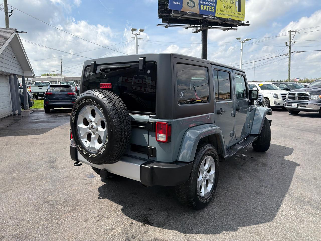 Jeep Wrangler Unlimited 4WD 4dr Sahara 2015