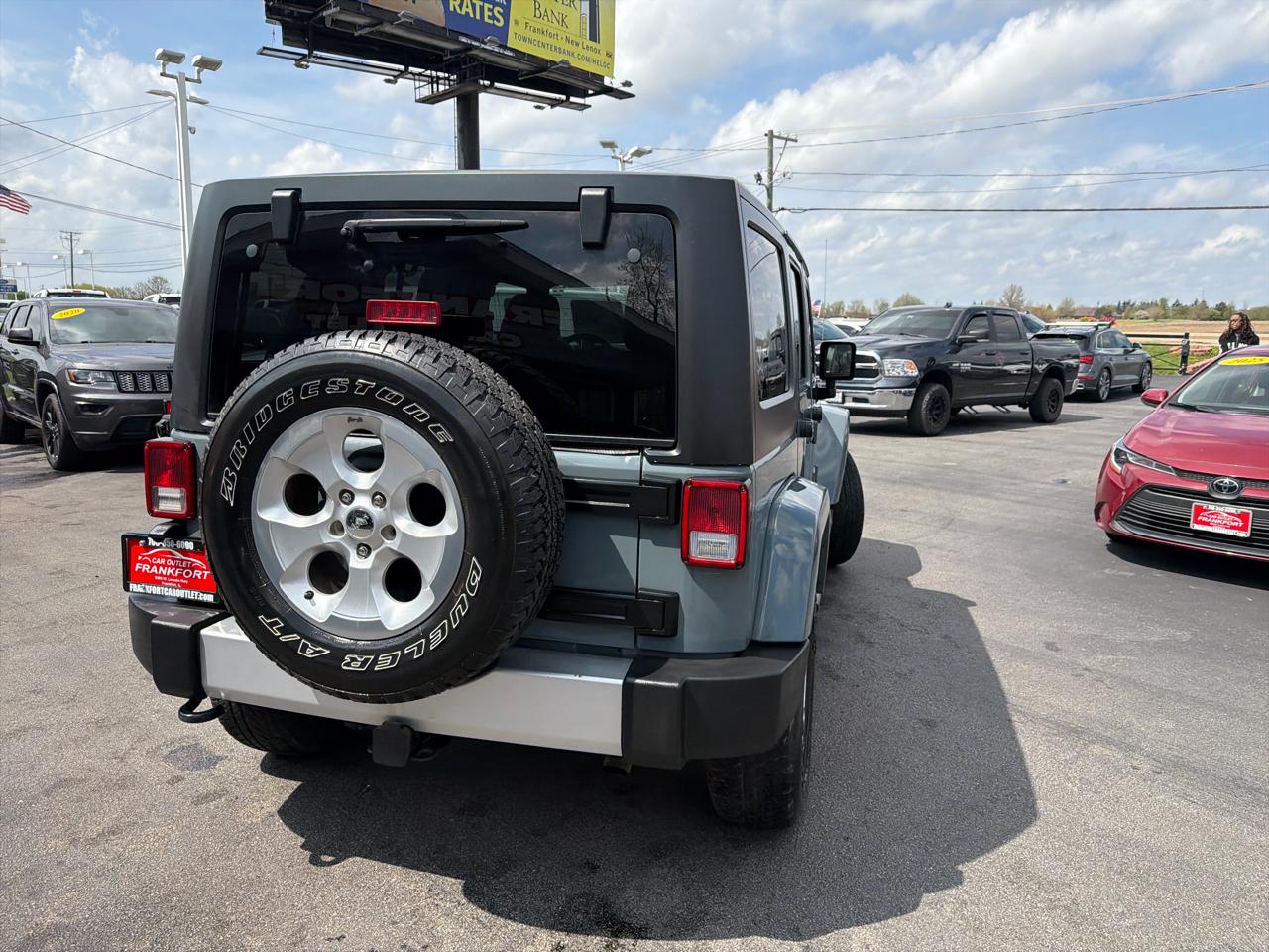 Jeep Wrangler Unlimited 4WD 4dr Sahara 2015