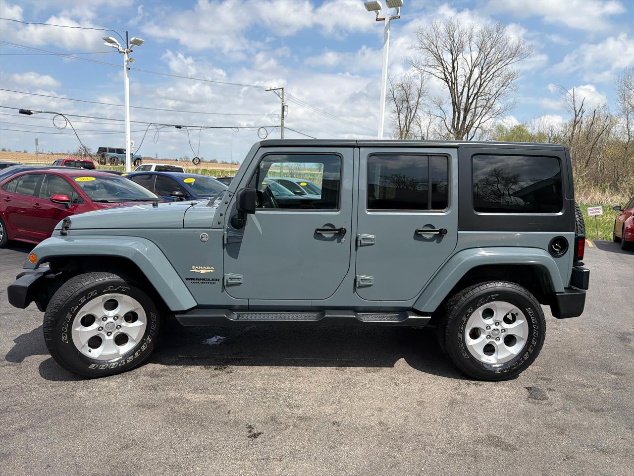 Jeep Wrangler Unlimited 4WD 4dr Sahara 2015