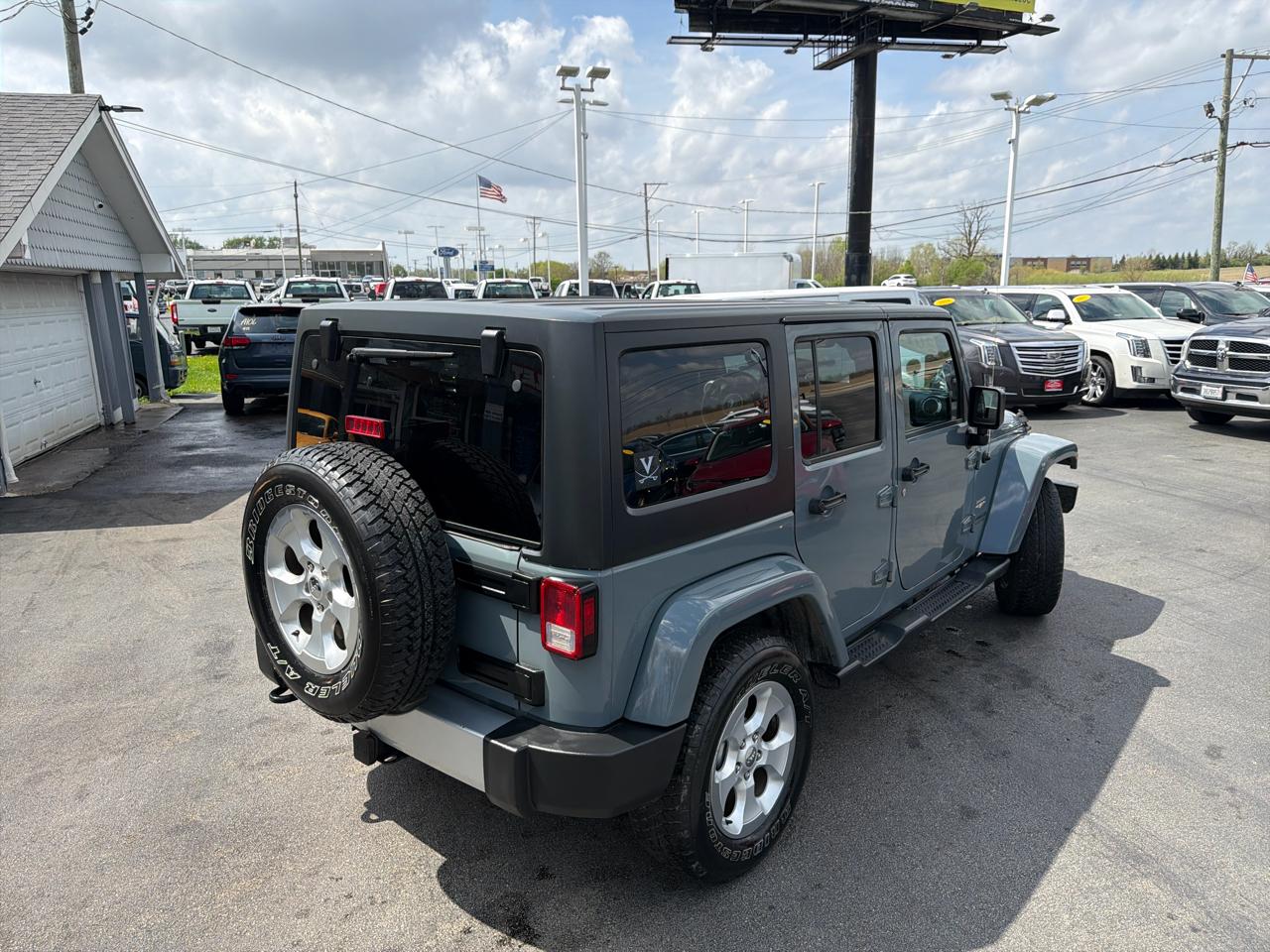Jeep Wrangler Unlimited 4WD 4dr Sahara 2015