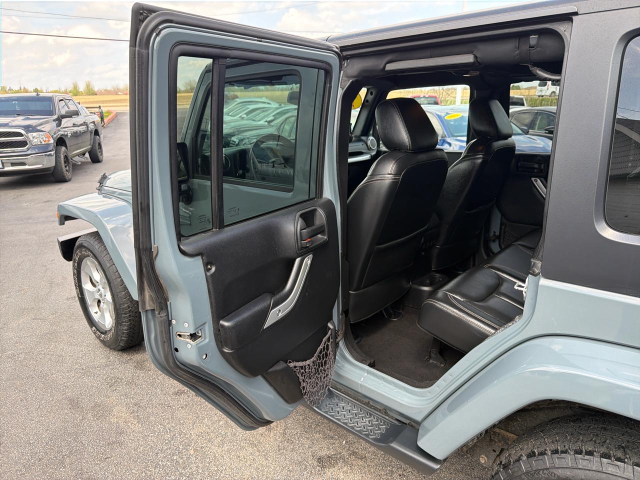 Jeep Wrangler Unlimited 4WD 4dr Sahara 2015