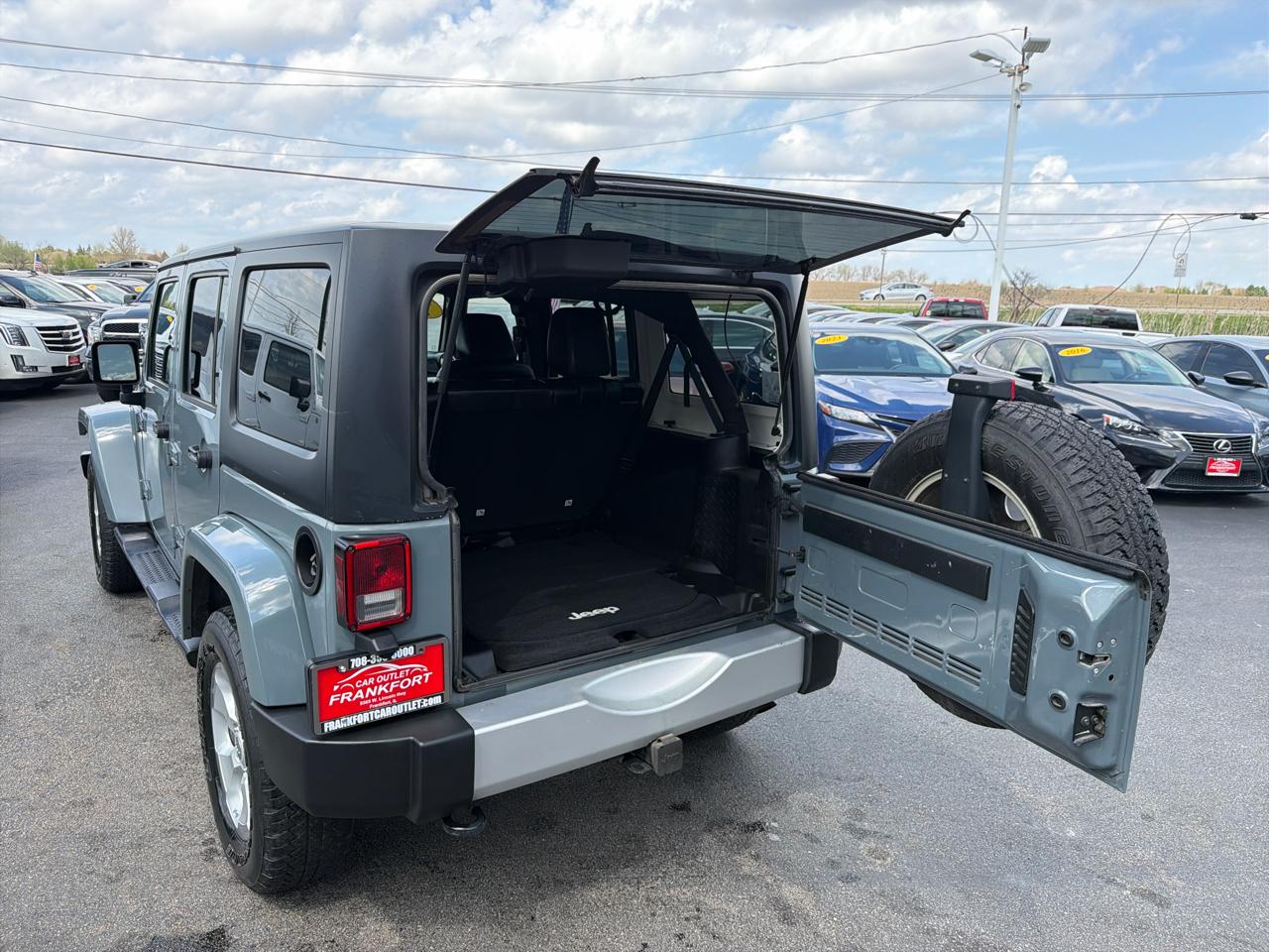 Jeep Wrangler Unlimited 4WD 4dr Sahara 2015