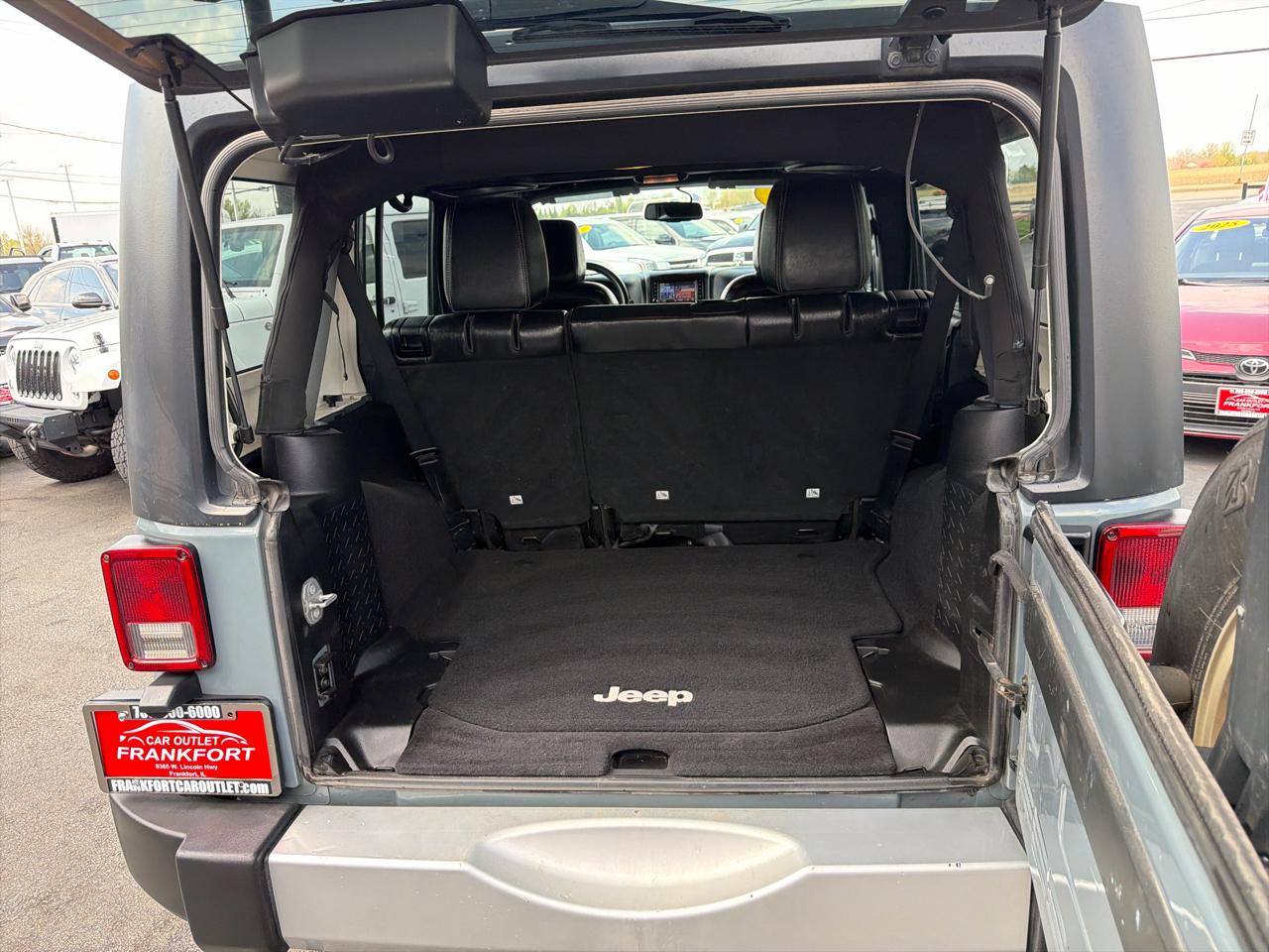 Jeep Wrangler Unlimited 4WD 4dr Sahara 2015