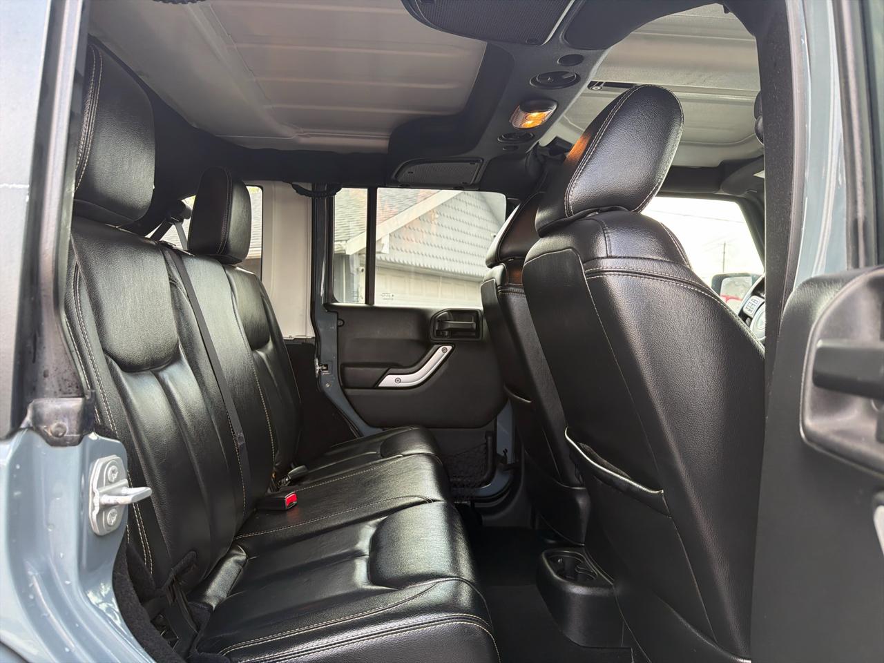 Jeep Wrangler Unlimited 4WD 4dr Sahara 2015