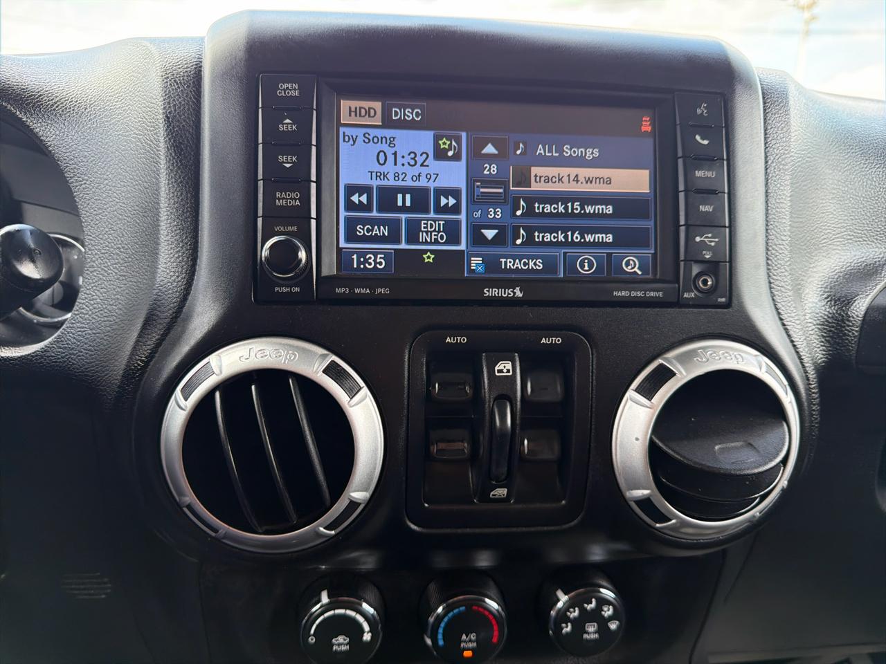 Jeep Wrangler Unlimited 4WD 4dr Sahara 2015