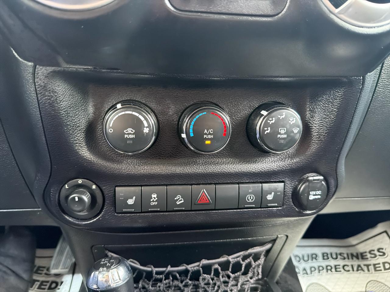 Jeep Wrangler Unlimited 4WD 4dr Sahara 2015