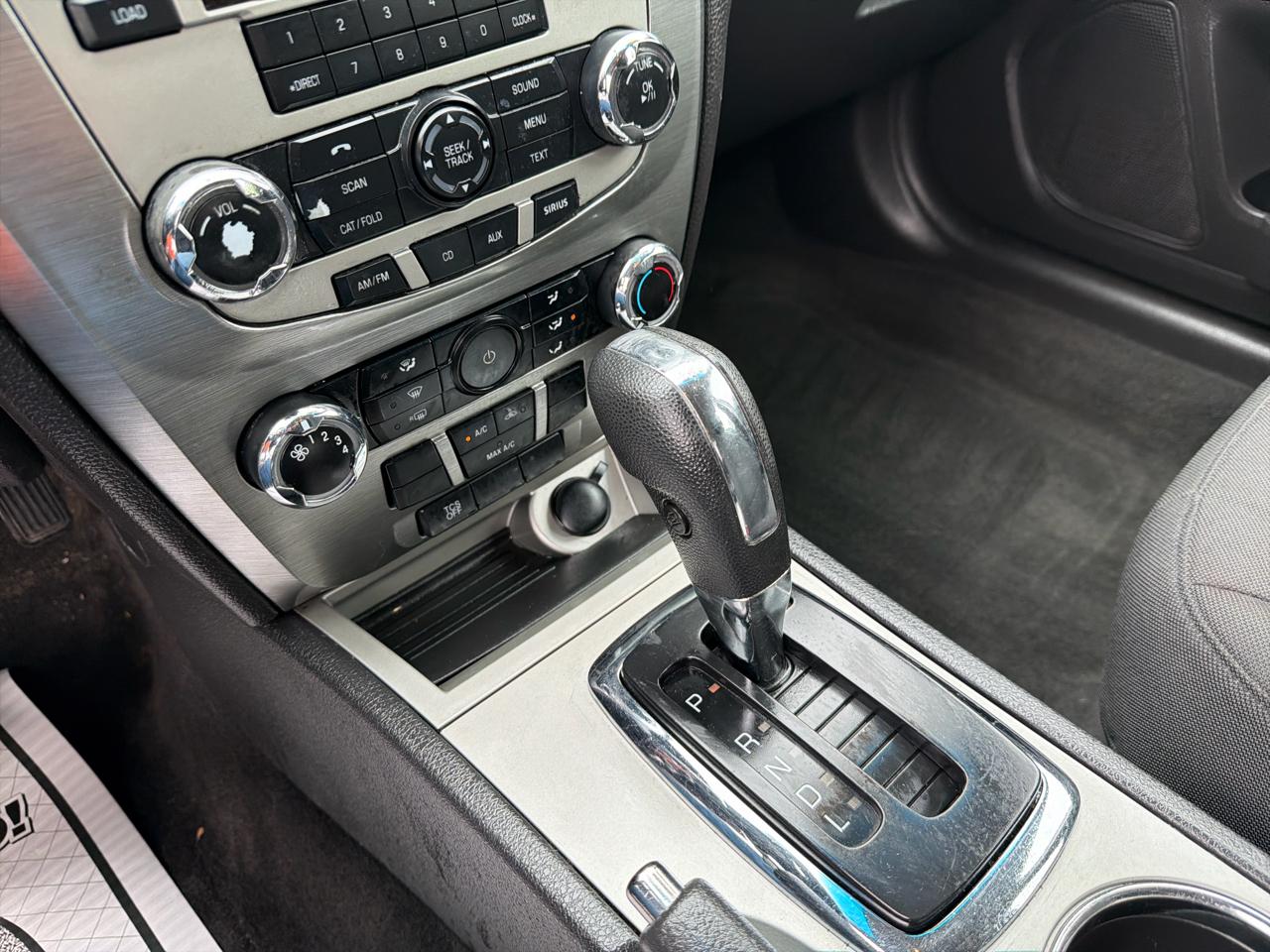 Ford Fusion 4dr Sdn SE FWD 2012