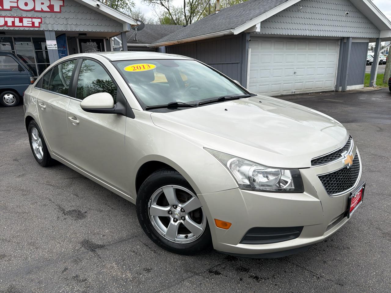 Chevrolet Cruze 4dr Sdn Auto 1LT 2013