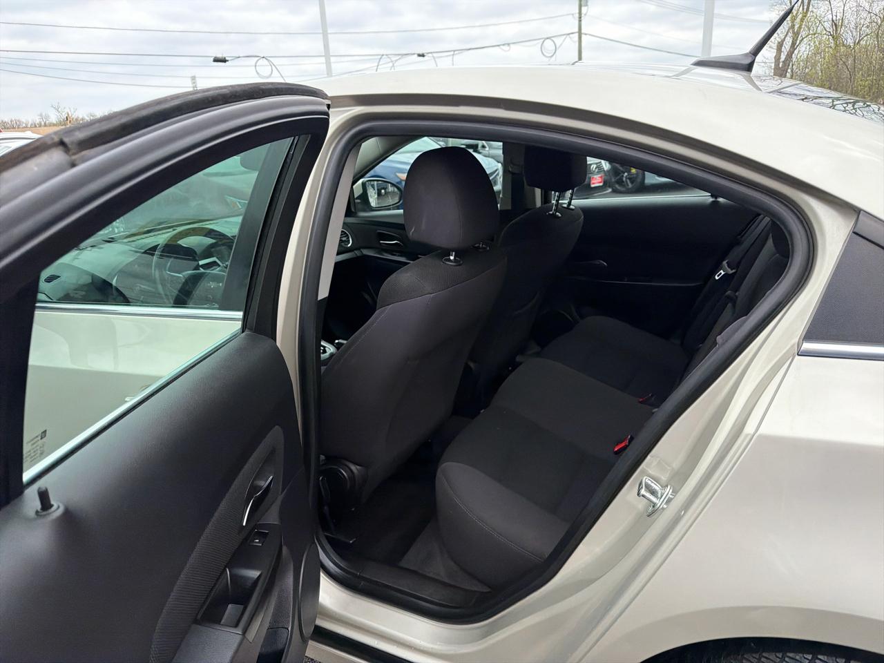 Chevrolet Cruze 4dr Sdn Auto 1LT 2013