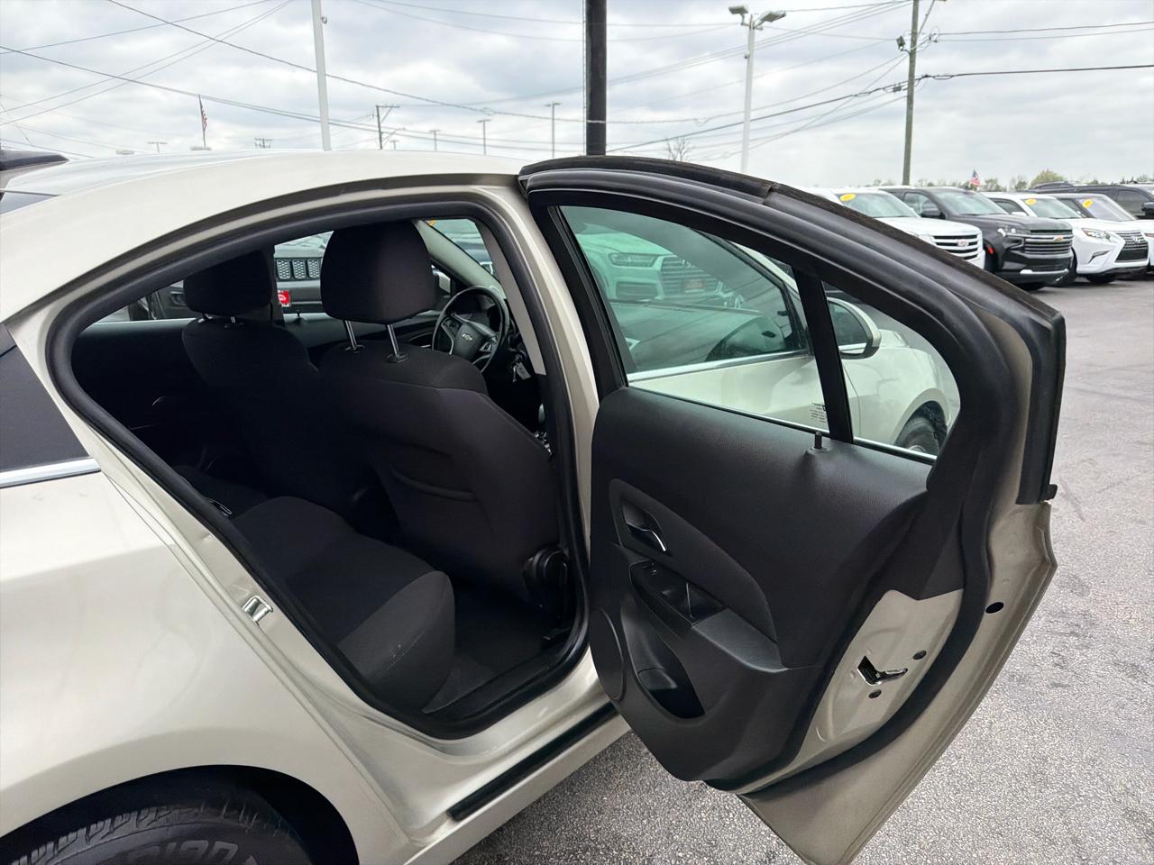 Chevrolet Cruze 4dr Sdn Auto 1LT 2013