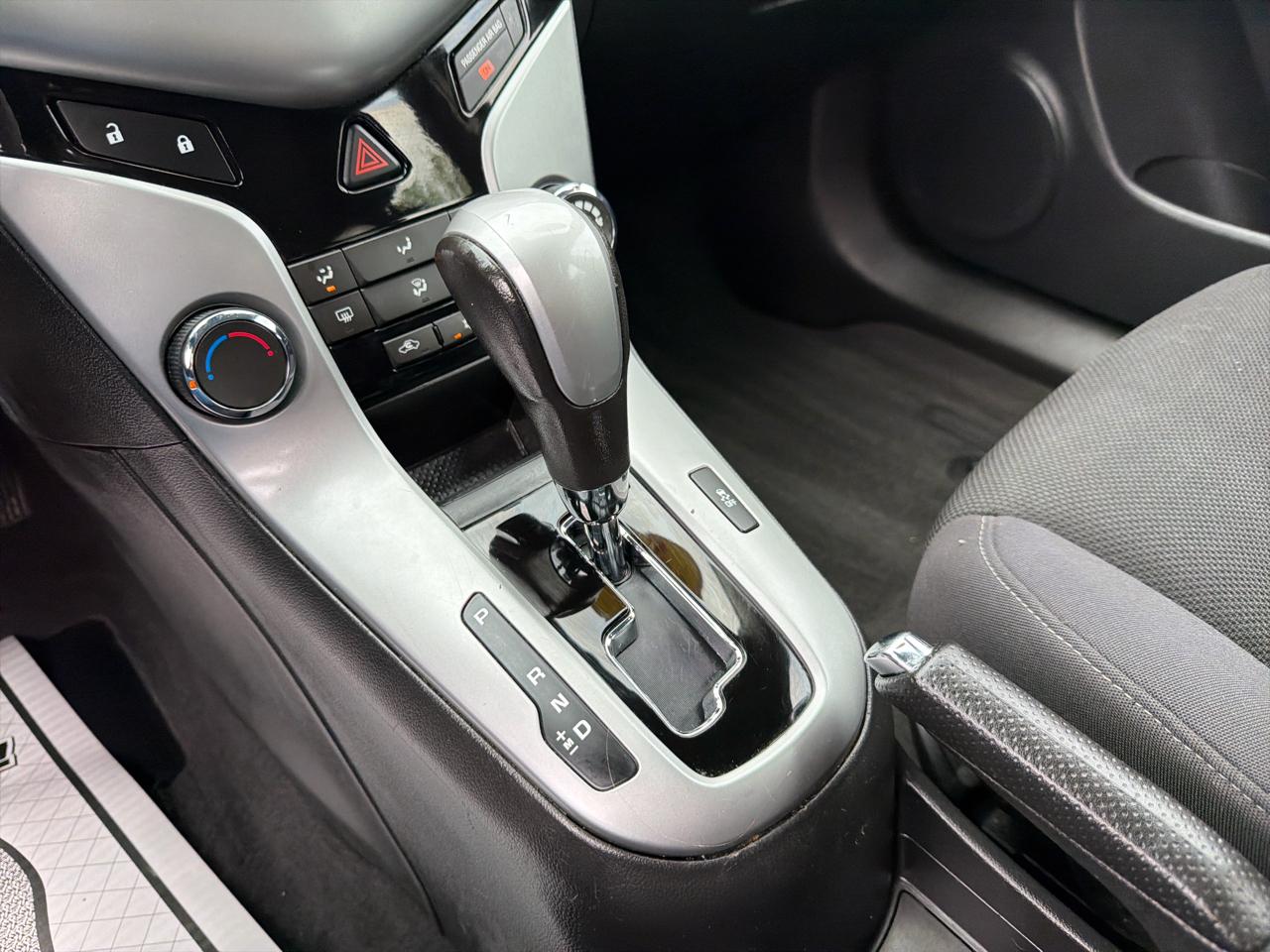 Chevrolet Cruze 4dr Sdn Auto 1LT 2013