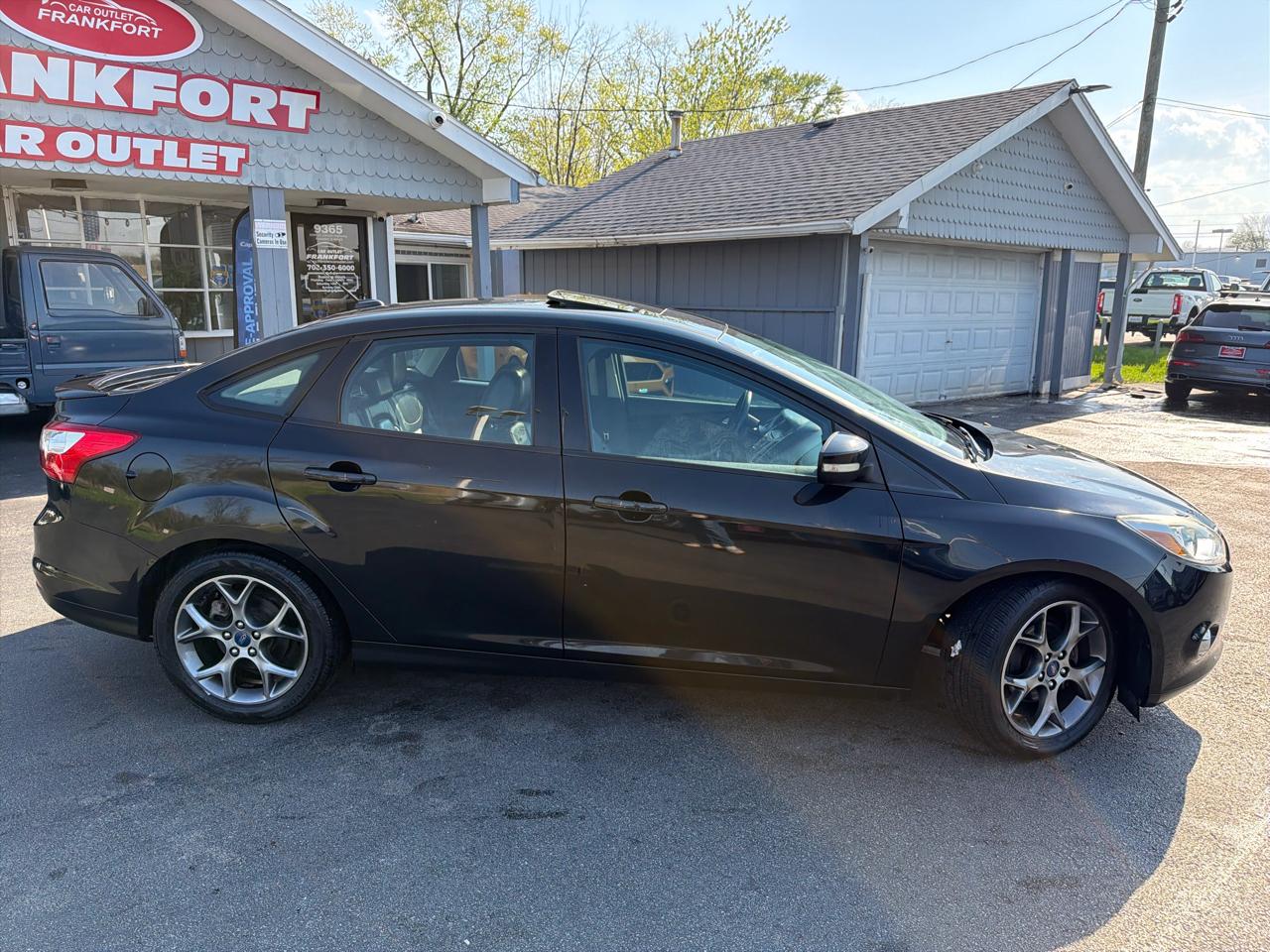 Ford Focus 4dr Sdn SE 2013