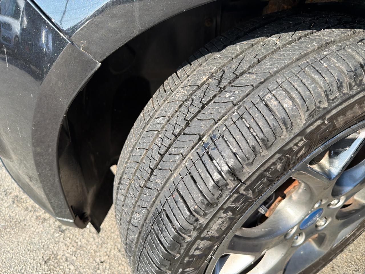 Ford Focus 4dr Sdn SE 2013