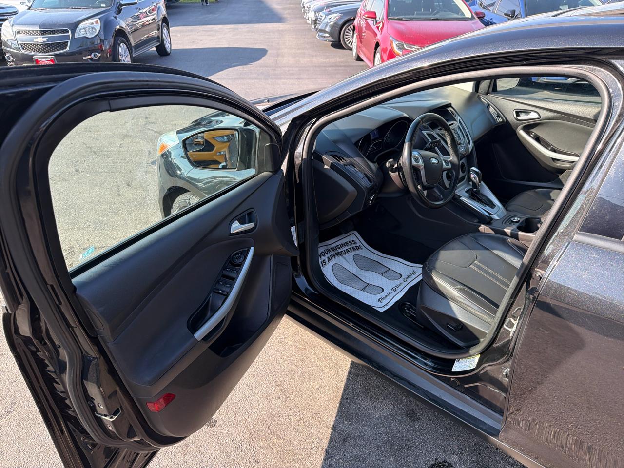 Ford Focus 4dr Sdn SE 2013