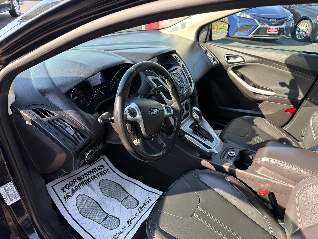 Ford Focus 4dr Sdn SE 2013