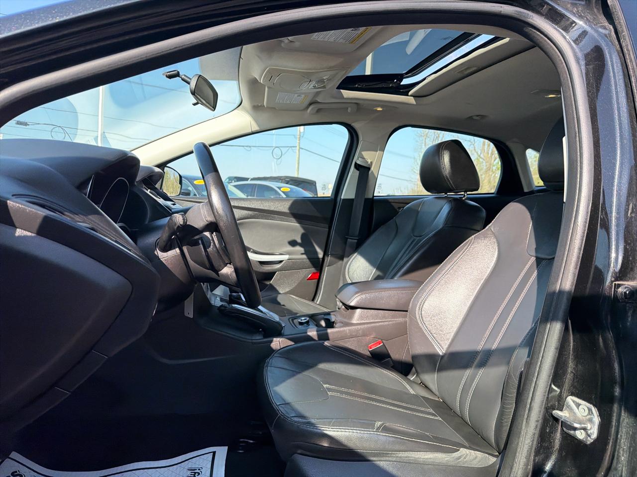 Ford Focus 4dr Sdn SE 2013