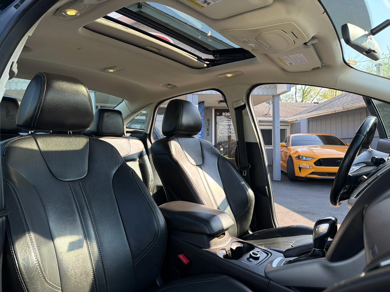 Ford Focus 4dr Sdn SE 2013