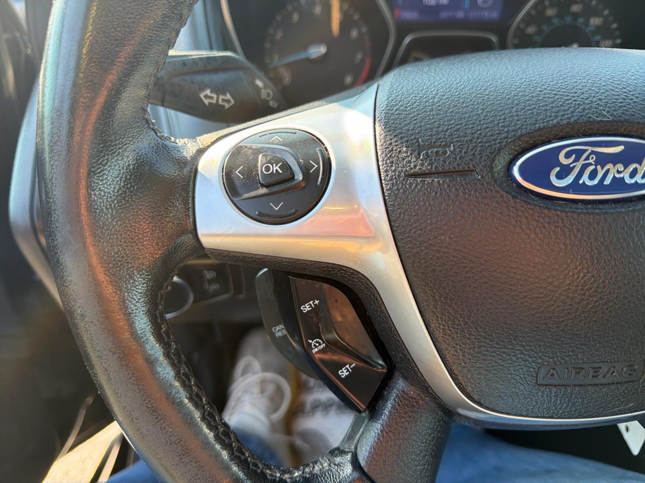 Ford Focus 4dr Sdn SE 2013