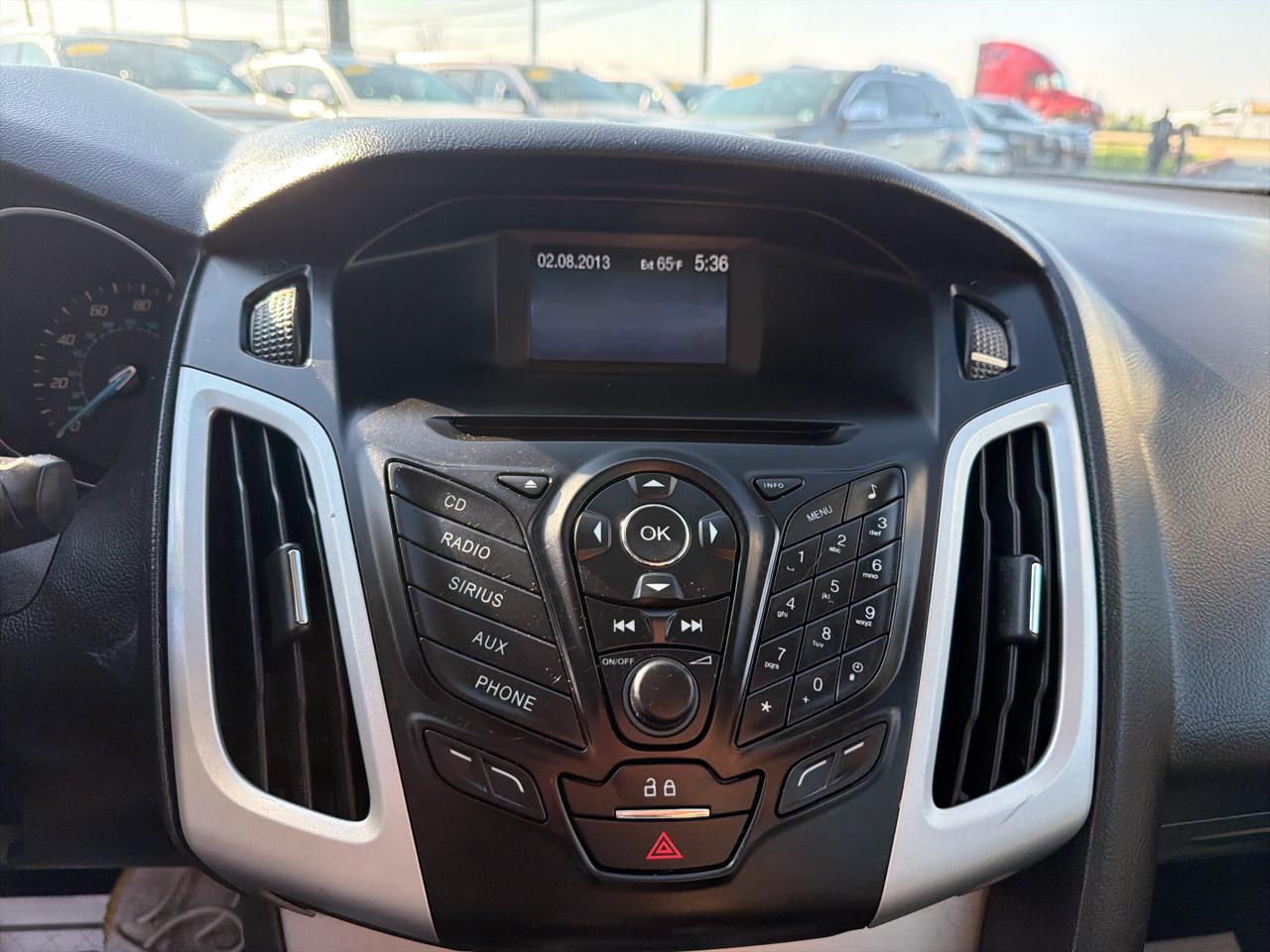 Ford Focus 4dr Sdn SE 2013