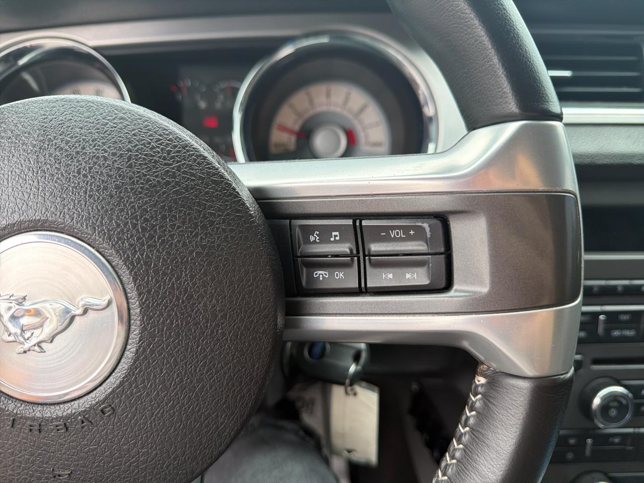 Ford Mustang 2dr Cpe GT 2010