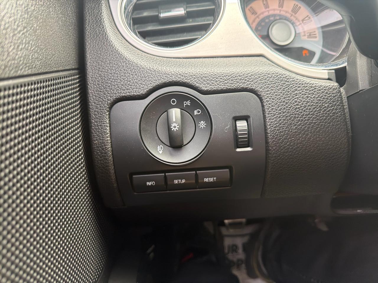 Ford Mustang 2dr Cpe GT 2010