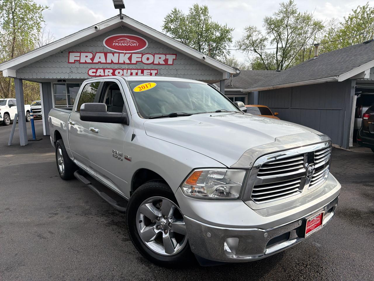 RAM 1500 Lone Star 4x2 Crew Cab 5'7" Box 2017