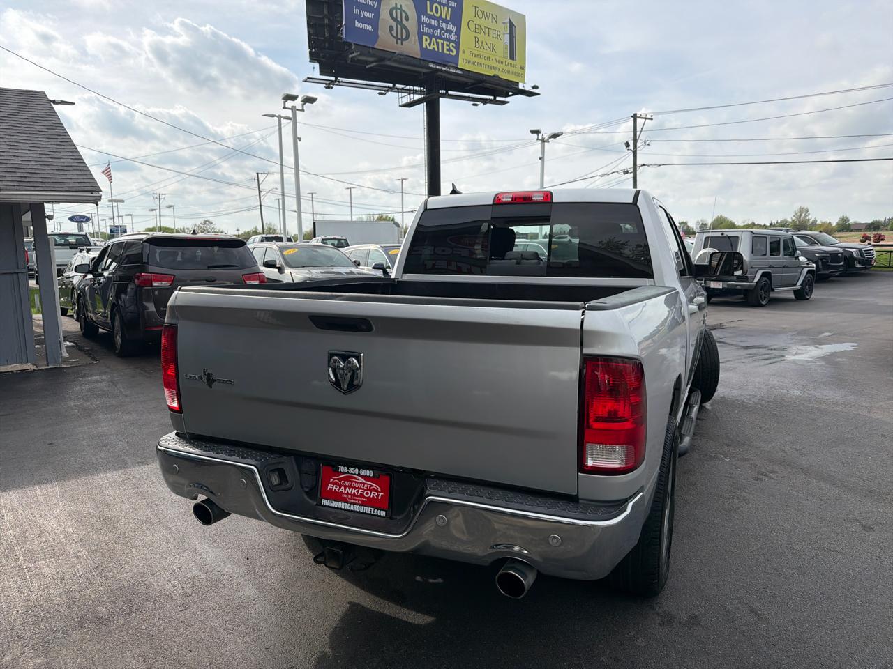 RAM 1500 Lone Star 4x2 Crew Cab 5'7" Box 2017