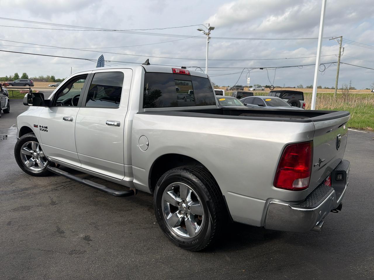 RAM 1500 Lone Star 4x2 Crew Cab 5'7" Box 2017