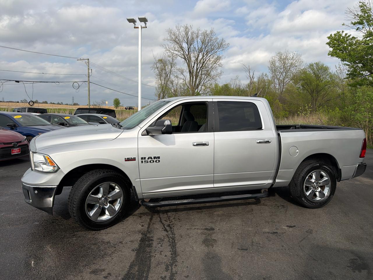 RAM 1500 Lone Star 4x2 Crew Cab 5'7" Box 2017