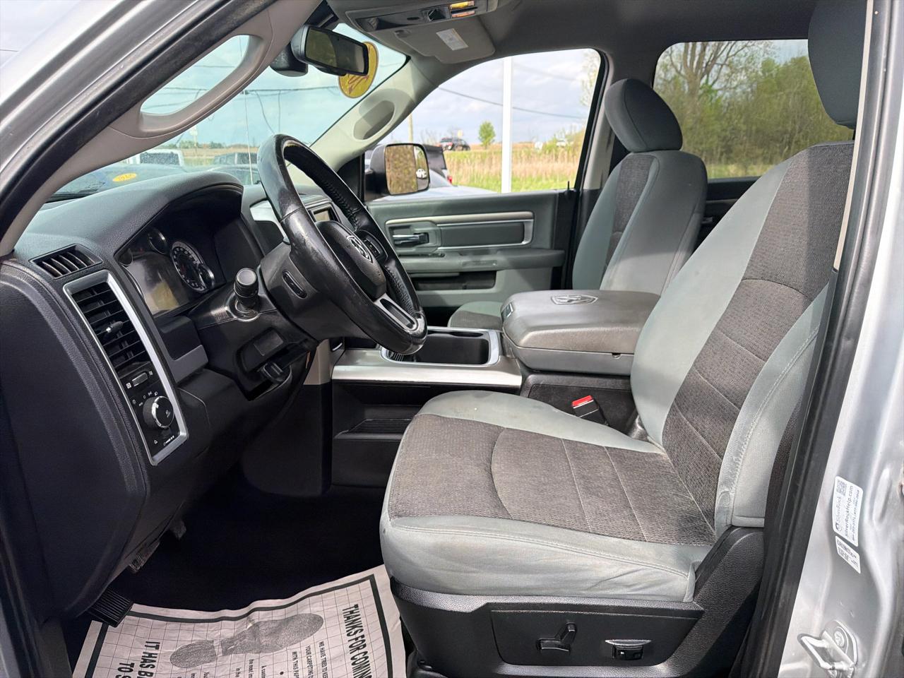 RAM 1500 Lone Star 4x2 Crew Cab 5'7" Box 2017