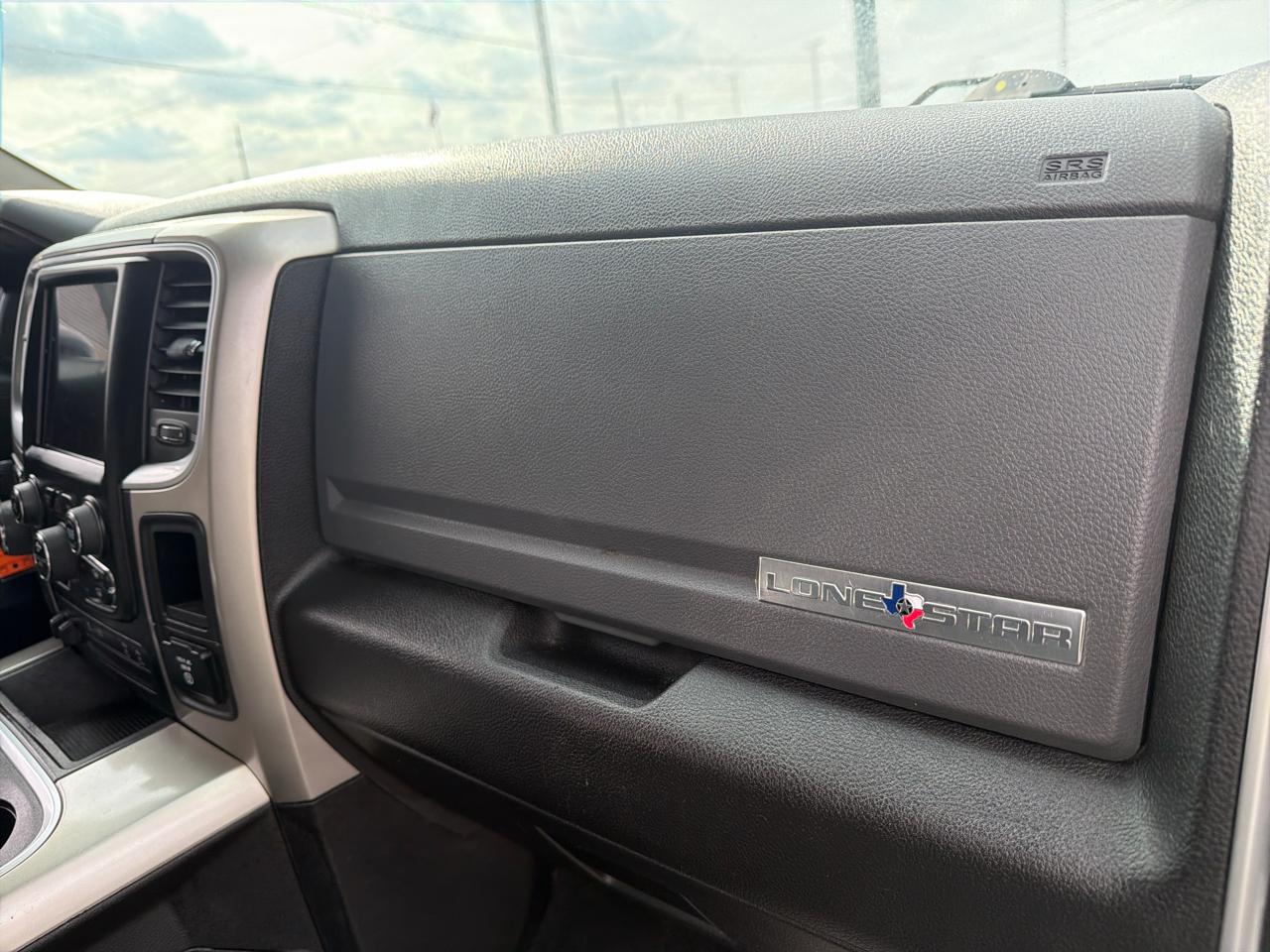 RAM 1500 Lone Star 4x2 Crew Cab 5'7" Box 2017