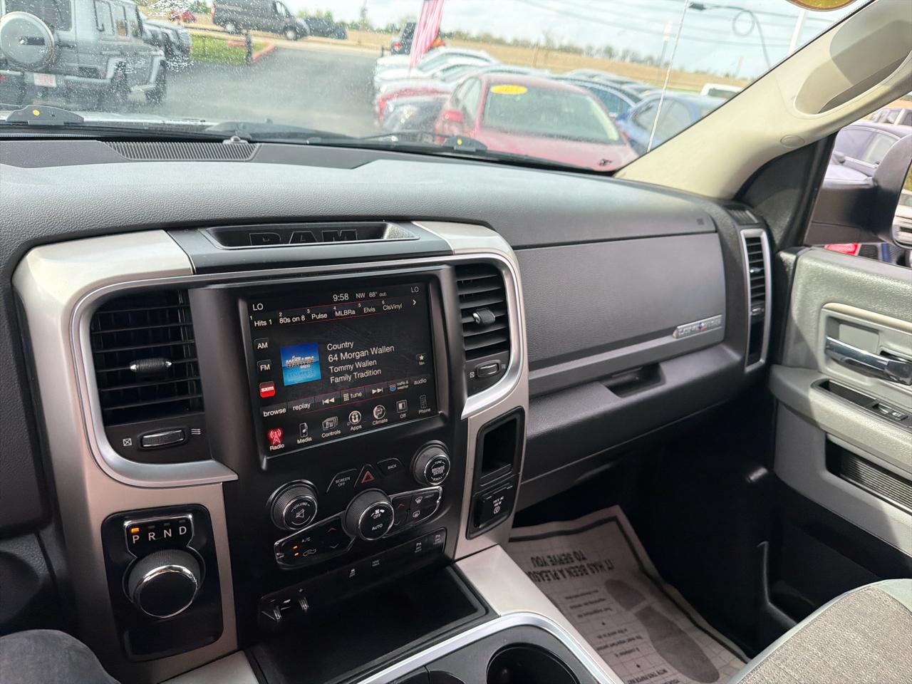 RAM 1500 Lone Star 4x2 Crew Cab 5'7" Box 2017