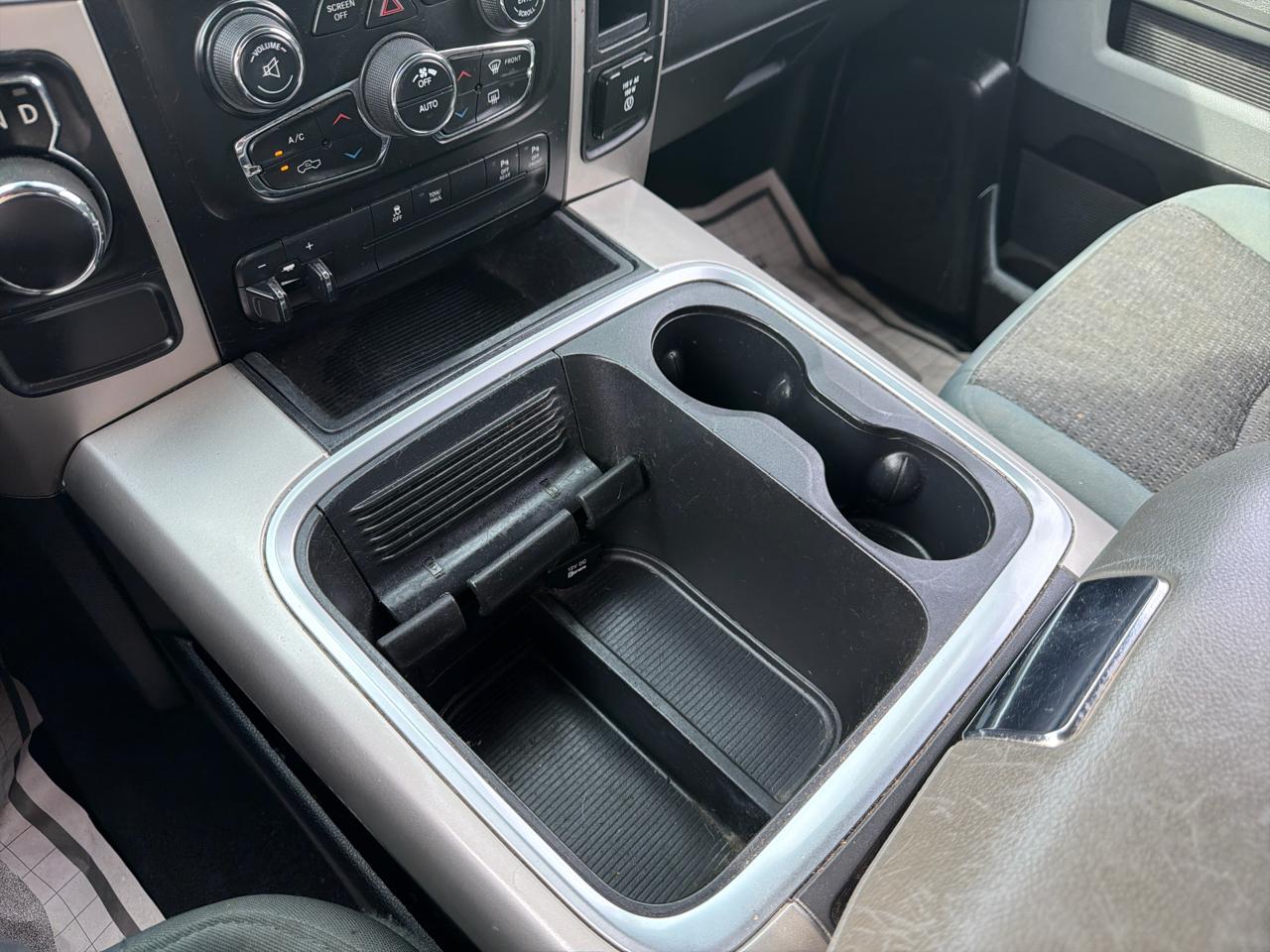 RAM 1500 Lone Star 4x2 Crew Cab 5'7" Box 2017