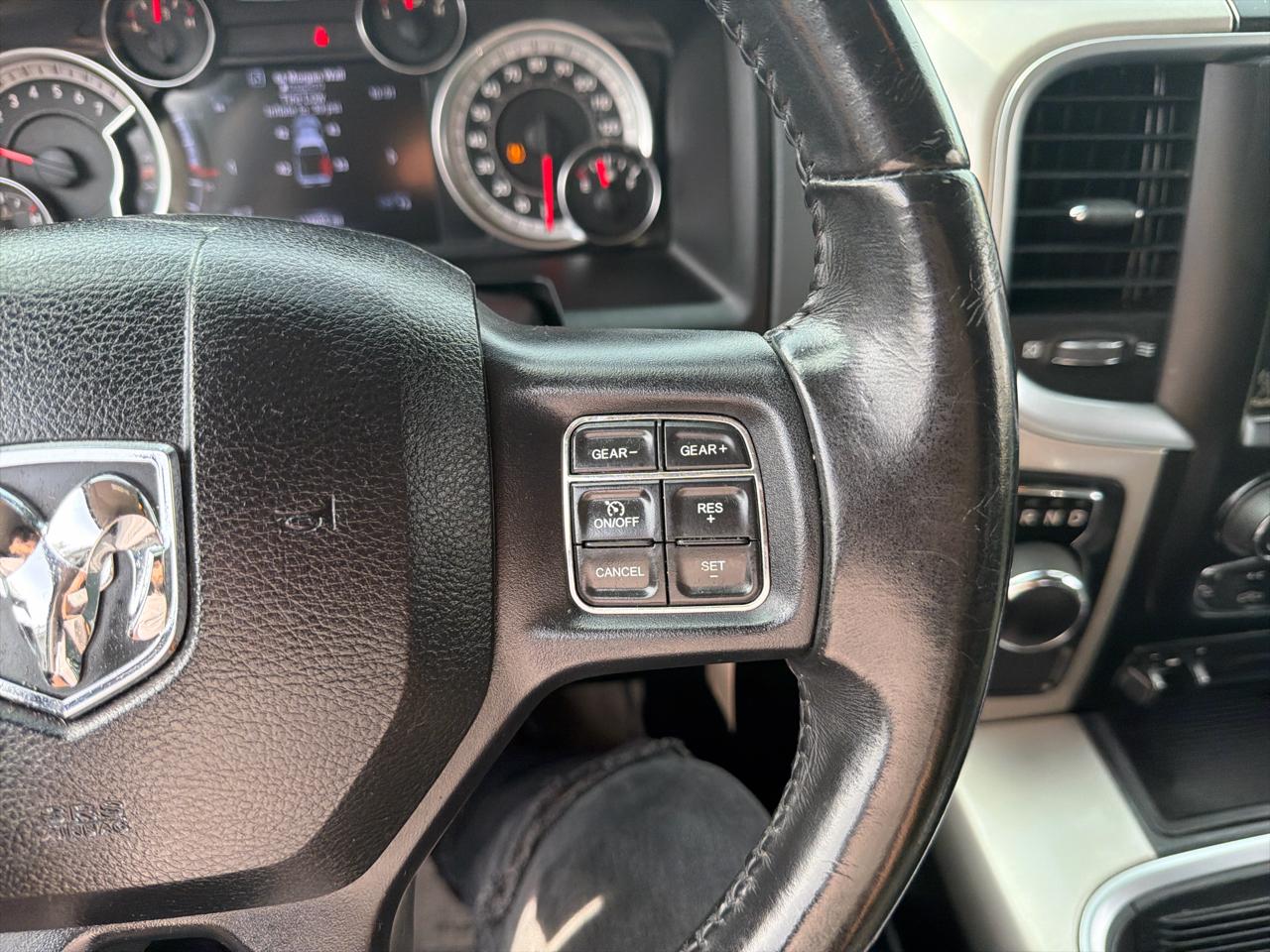 RAM 1500 Lone Star 4x2 Crew Cab 5'7" Box 2017