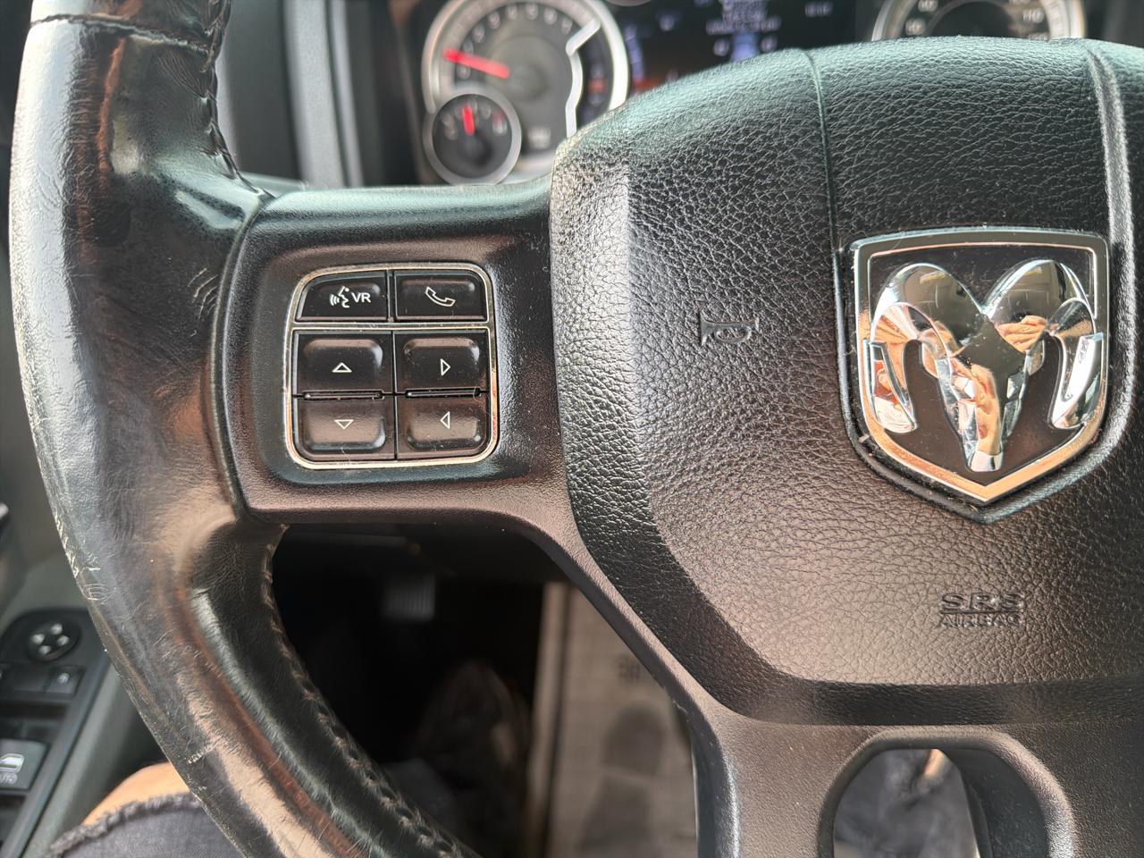 RAM 1500 Lone Star 4x2 Crew Cab 5'7" Box 2017